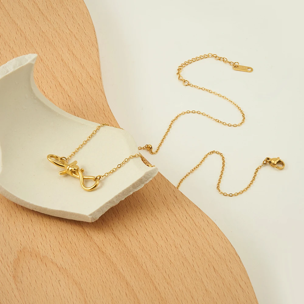 ENFASHION Collar Plant Thorns Pendant Necklace For Women's Stainless steel 18K Plated Gold Fashion Simple Dating Jewelry P243471
