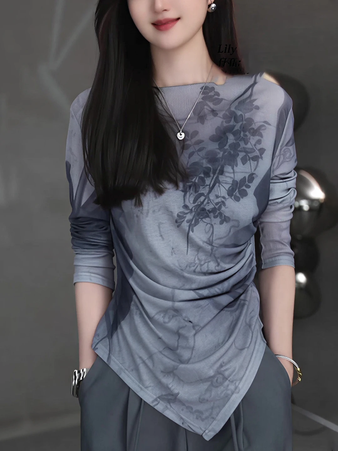 

Модная женская футболка с длинным рукавом в стиле колор-блок, осенний модный топ с асимметричным принтом, свободный крой для повседневной носки