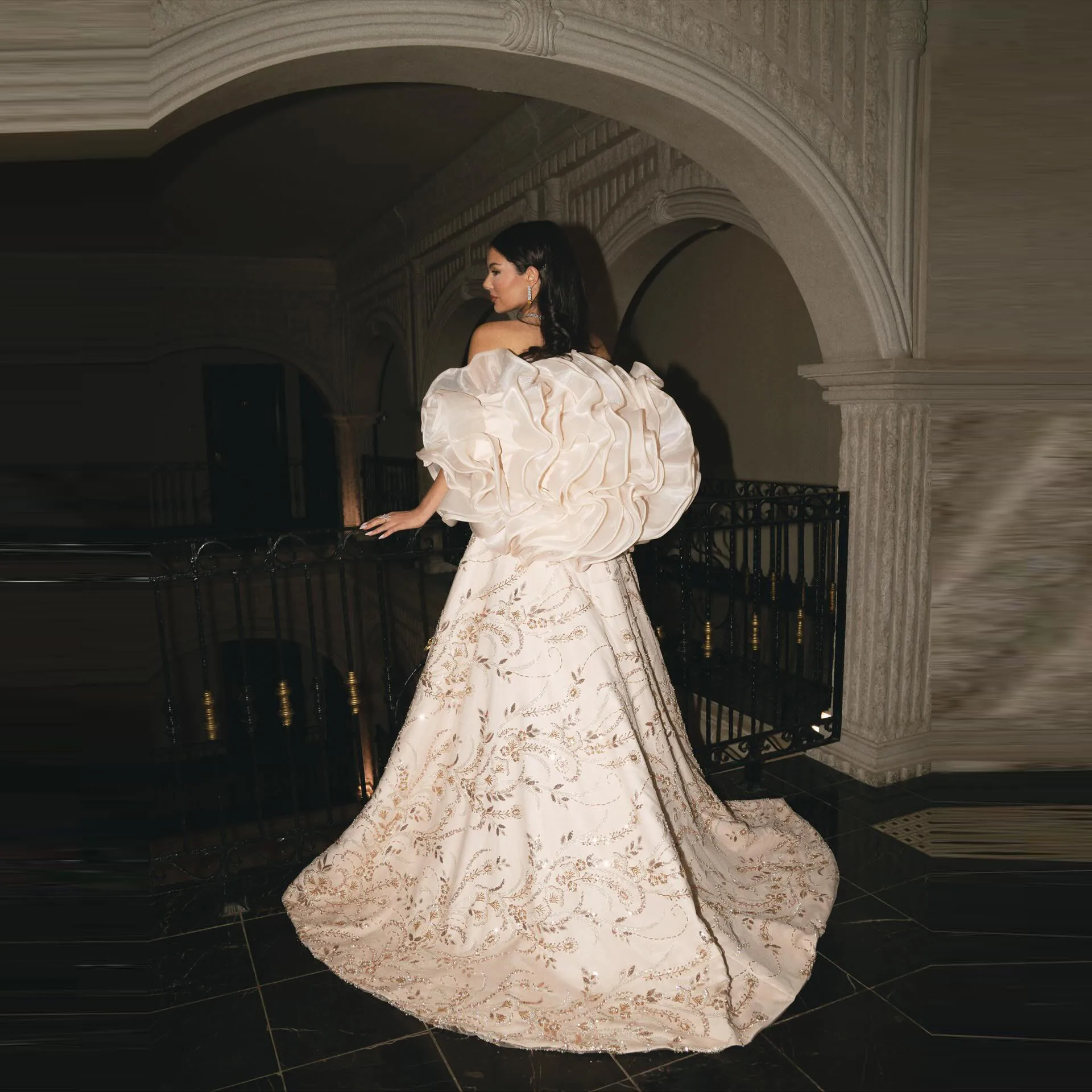 

Luxury Ivory Puff Sleeves For Wedding Dress Formal Gown Cape Ruffles Handmade Extra Fluffy Overlay Coat 2026 Women Fashion Shawl
