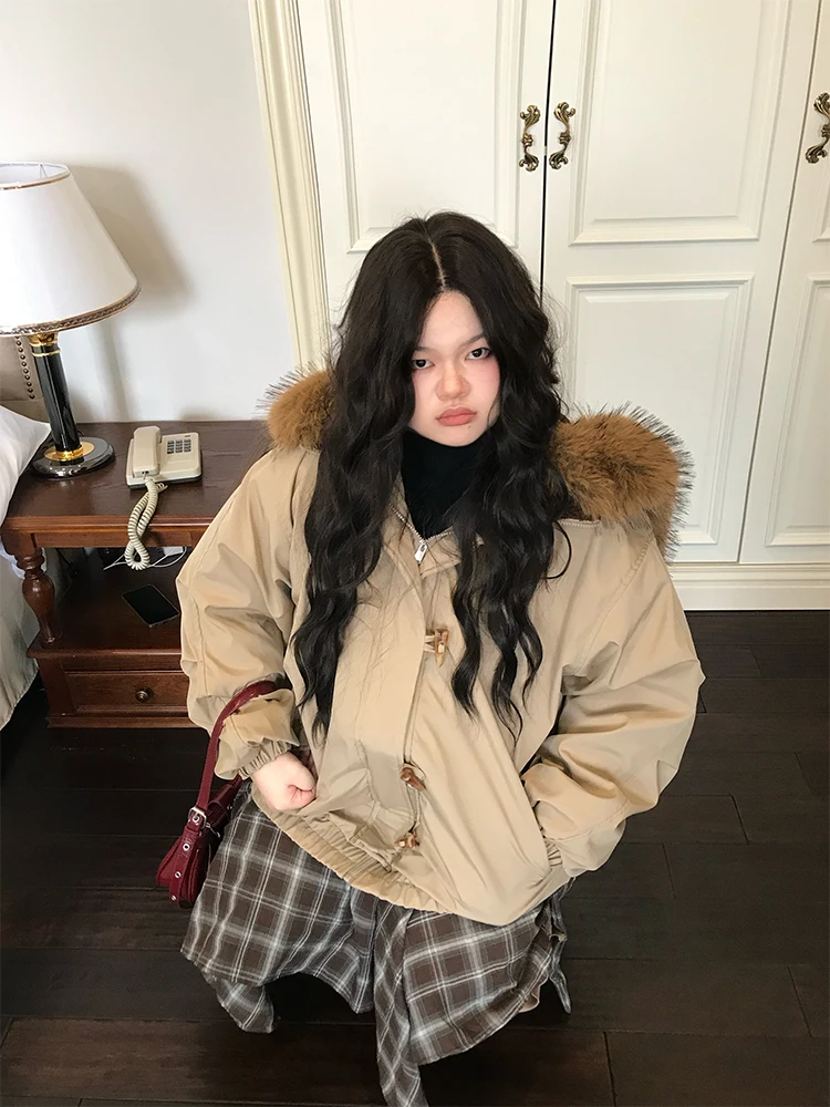 

Женская утепленная куртка свободного кроя с капюшоном, меховым воротником, пуговицами и молнией, длинный рукав