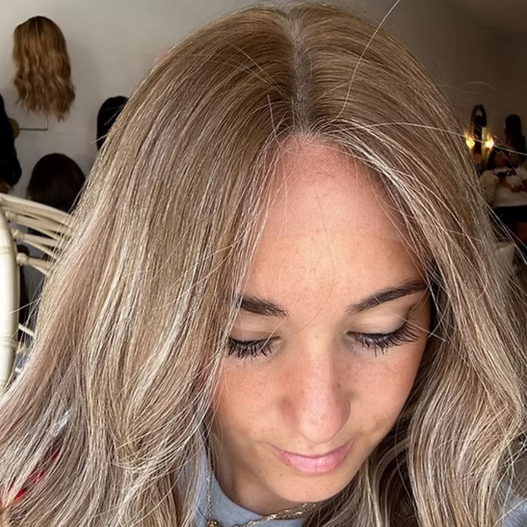 العصرية 13x4 أومبير دسم شقراء HD شعر مستعار دانتيل مع جذور داكنة ألياف مقاومة للحرارة غلويليس شعر مستعار موجة طبيعية الطبقات زي امرأة #5