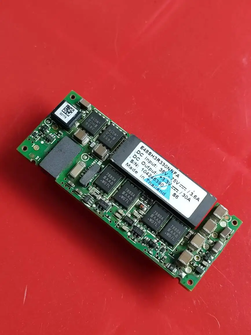 

Изолирующий модуль Delta E48SH3R330NNFA Вход 36-75 В до 3,3 В Ток 30 А