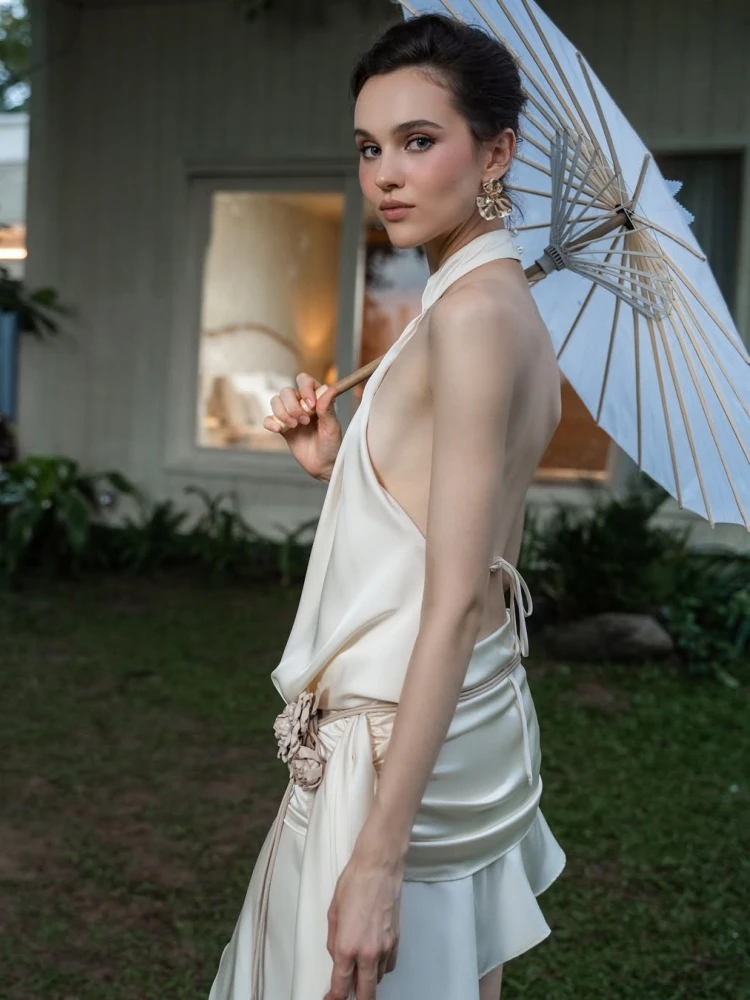 Minivestido Sexy con cuello Halter y pliegues sin espalda para mujer, vestidos ajustados drapeados con cordones, color Beige, para fiesta de cóctel, boda y noche