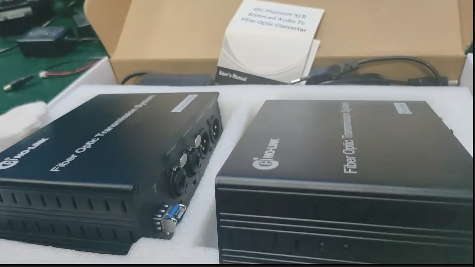 

2 XLR-разъема для сбалансированного аудиовхода, 2 аудиовыхода, оптоволоконный преобразователь для вещания на расстояние 20 км, с фантомным питанием 48В, оптоволоконный передатчик-приемник.