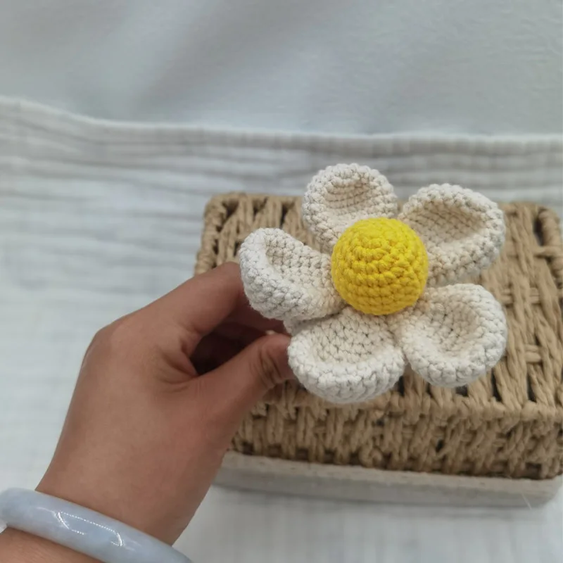 1PC Crochet Flower Rattle Toy Soother Bracelet BPA Free Wooden Teether Ring Baby Product Mobile Pram Crib Wood Toy Newborn Gifts