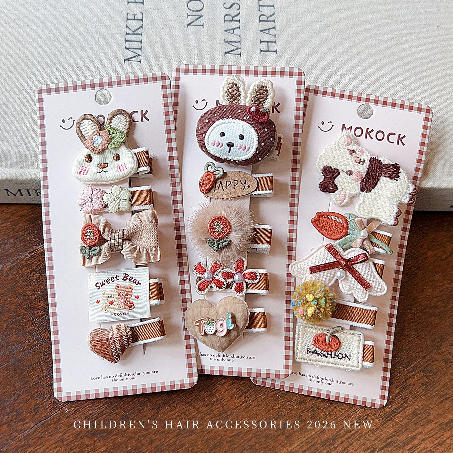 5-teiliges Set mit niedlichen Haarspangen mit Cartoon-Tiermotiven für Mädchen, Vintage-Stoffschleifen-Haarspangen, handgefertigte Kinder-Haarnadeln, Winter 2026 – Detail 4