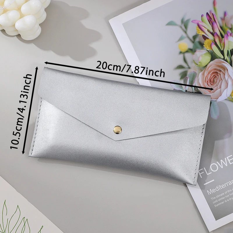 Stylish Makeup Brush Set With Pouch. Soft Bristles, Full Coverage. Elevate Your Beauty Routine!