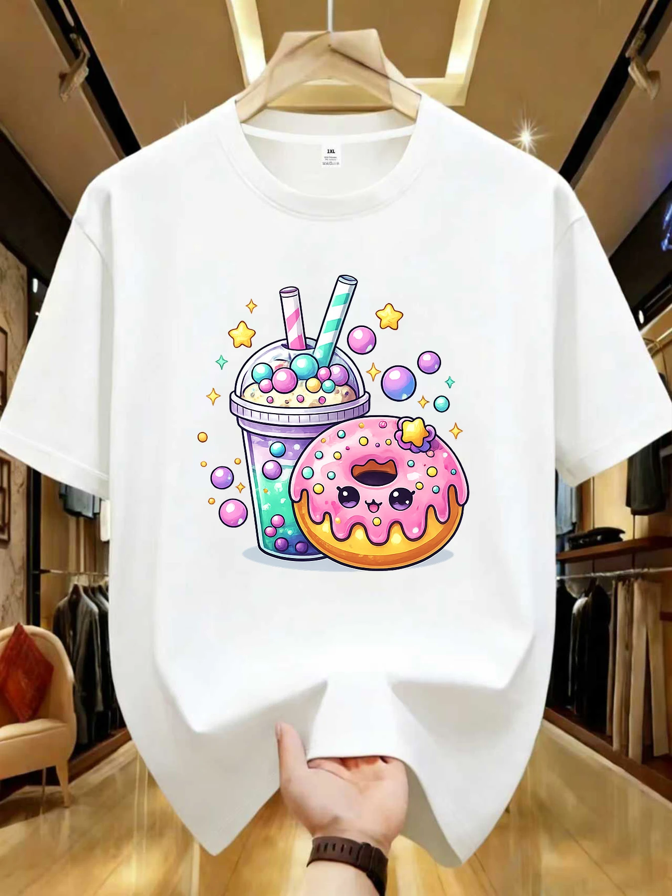 

【WZM104129】Женская футболка больших размеров с принтом «Молочный чай и пончики», с круглым вырезом, летняя, повседневная, с короткими рукавами, в уличном стиле, универсальная.