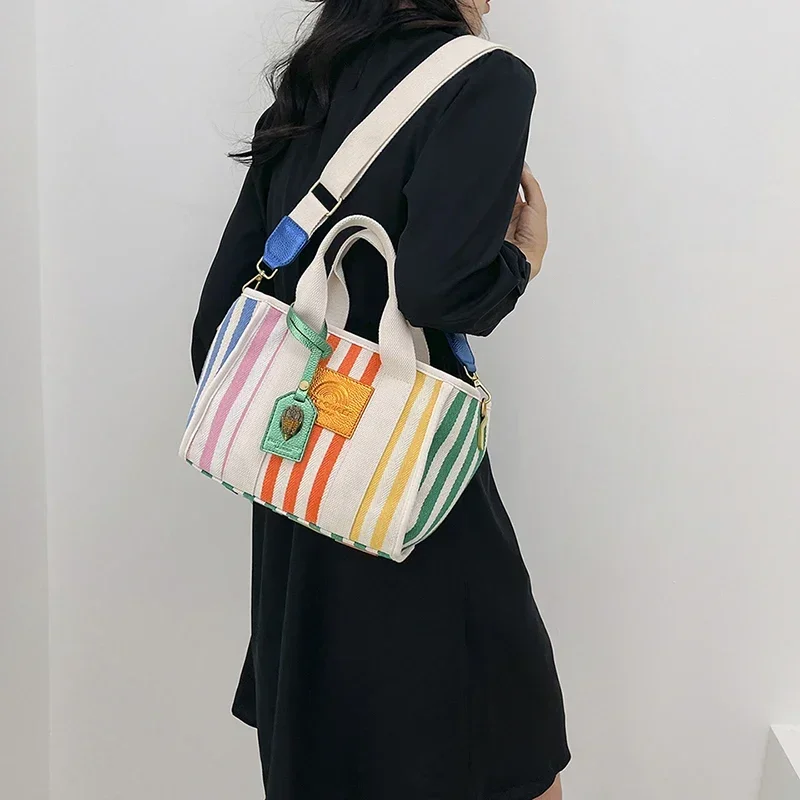 

Popular Elegant Leather Women's Crossbody Bag Classic Design By Famous Designer For Ladies Handbags