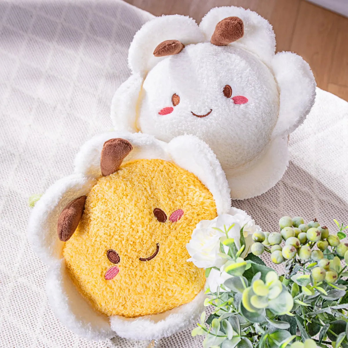 Cute Bee Ladybug Plush Toys High Quality Stuffed Dolls Sleeping Cylindrical Pillow Soft Sofa Decoration Birthday Gifts For Kids