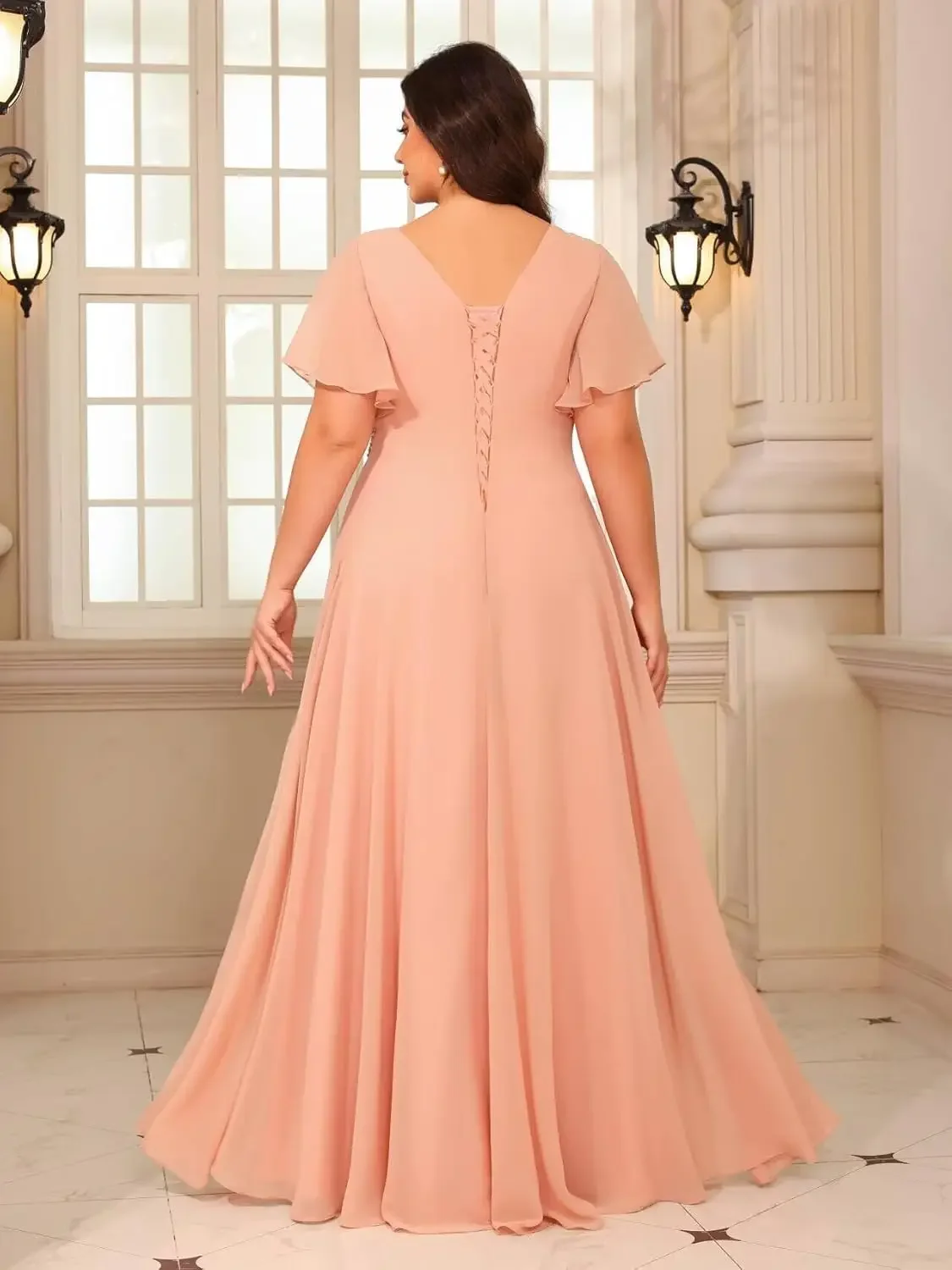 プラスサイズのショートスリーブ、ぽっちゃり女性向けVネックフォーマルドレス、ポケット付きブライズメイドドレス、花嫁の母のドレス