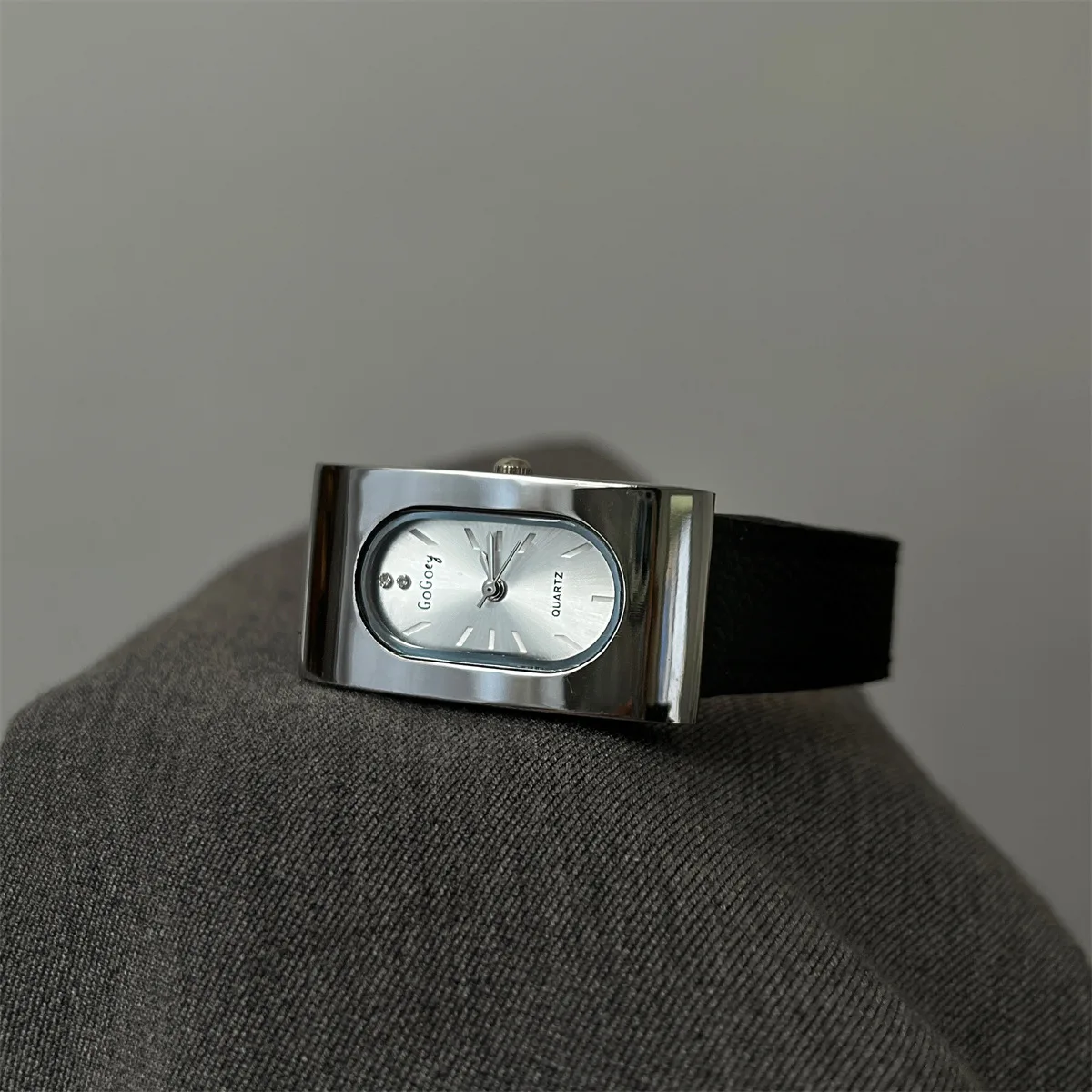 New Rectangle Quartz Watch Fashionable and Luxurious Women's Watch Leather Belt Simple High End Casual Ladies Watches