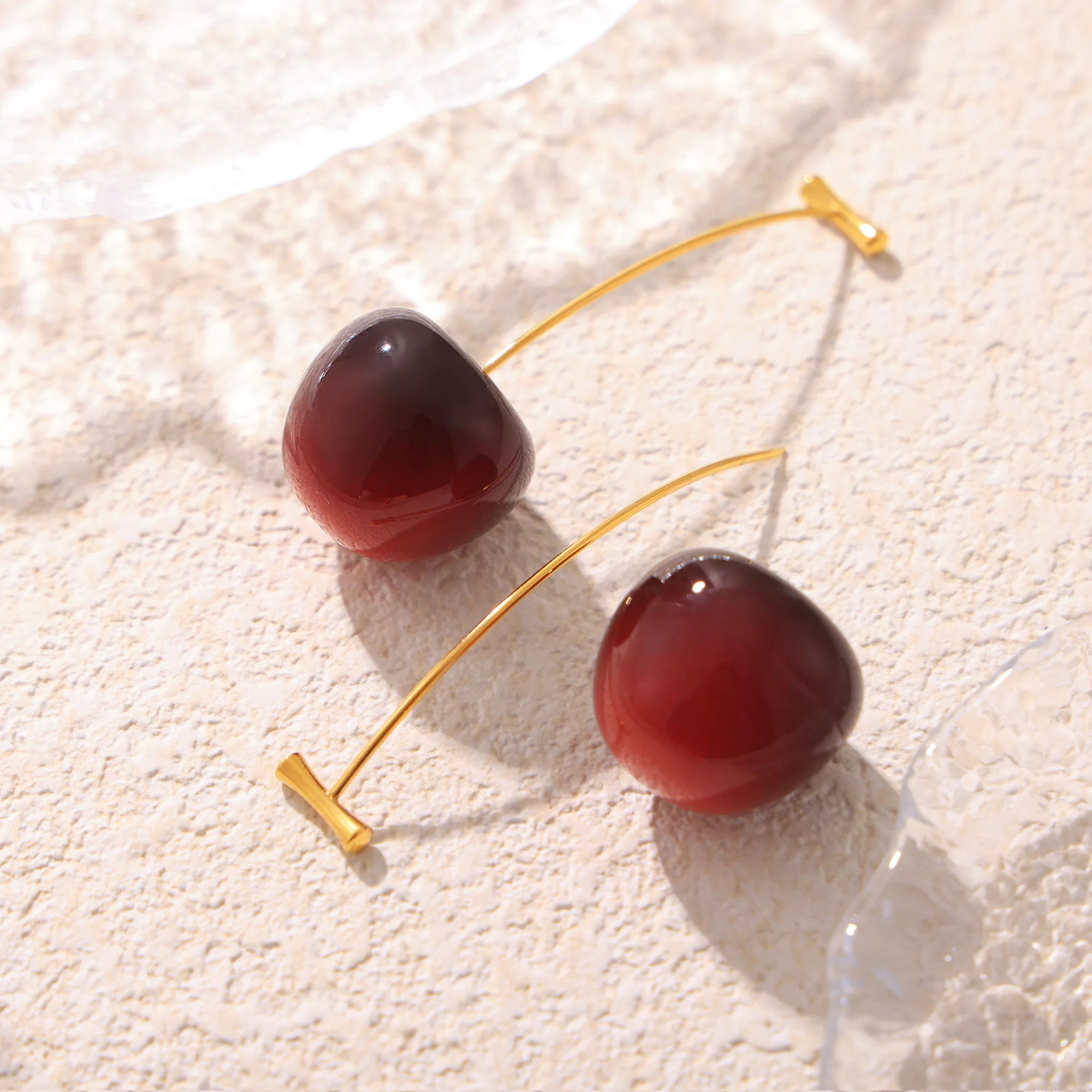 Sweet Women\'s Resin Cherry Shape Earring 18k Gold Plated Stainless Steel Studs With Cute Fruit Charms Dangle Earring For Women