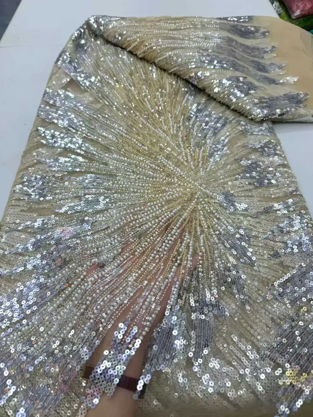 2025 Hoge kwaliteit schoonheid klassieke zware kralen pailletten Afrikaanse Franse Nigeriaanse kant stof voor vrouwen feestjurk