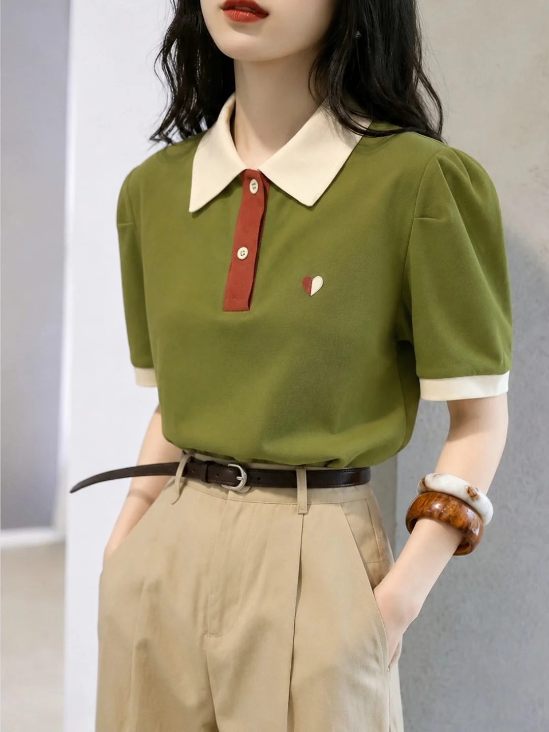 

Chic Short Sleeve Neck T-Shirt Women's Summer 2026 Trendy Color Block Commute Style Korean Version Straight Cut Top