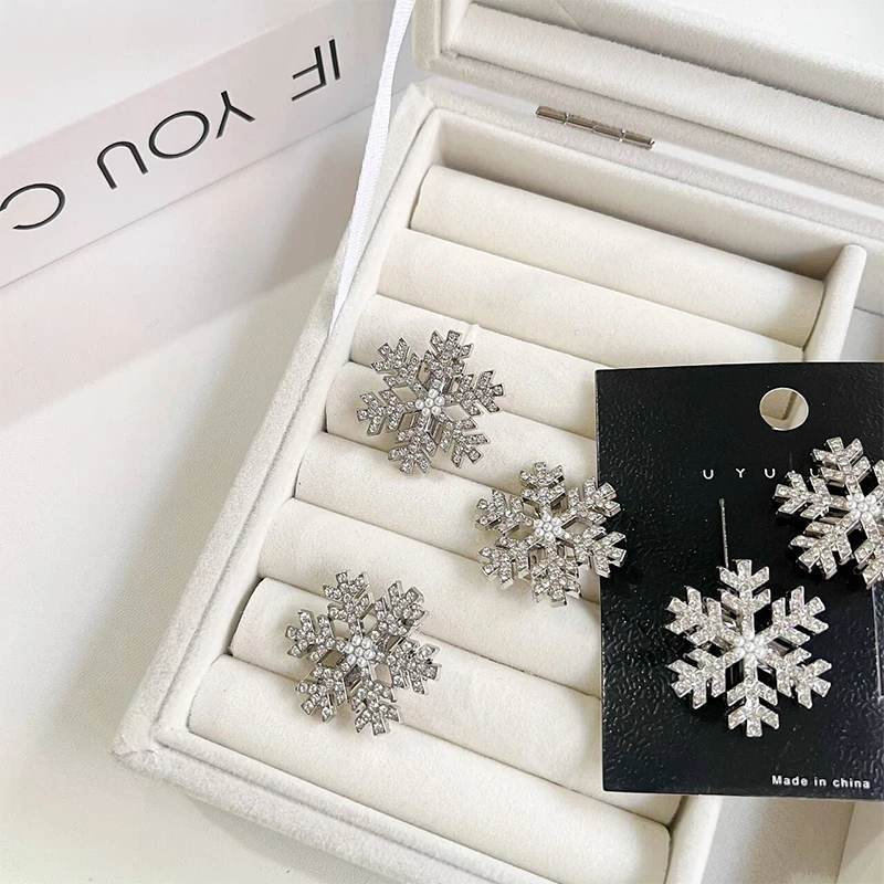 Sweet Snowflake Hair Clip Exquisite Rhinestone Hairpin Christmas Snowflake Barrettes For Women Wedding Hair Accessories