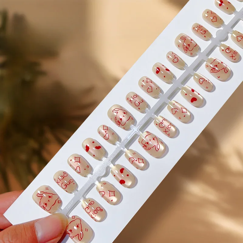 귀여운 누드 짧은 관 고양이 눈 가짜 손톱, 만화 빨간 토끼, 심플하고 예쁜 가짜 손톱, 치비 샤이니 스타, 매니큐어 장식 30 개/세트