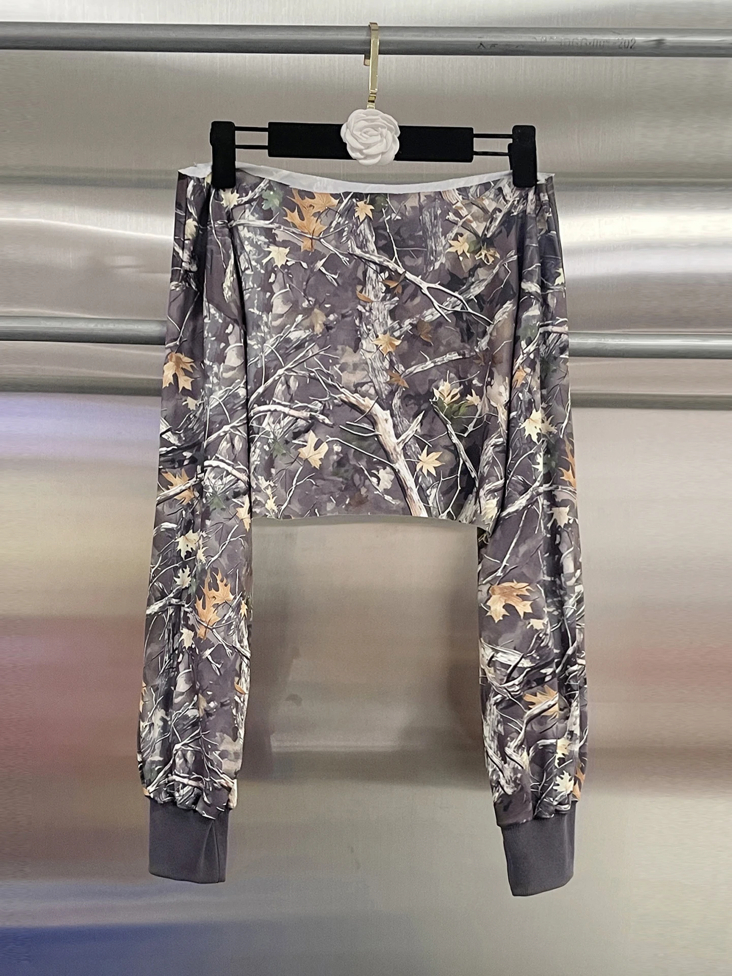 

Sexy Slanted Shoulder Luxury Print Tops Women Shiny Long Sleeves Evening Party Club Top Birthday Celebrate Design Clothes