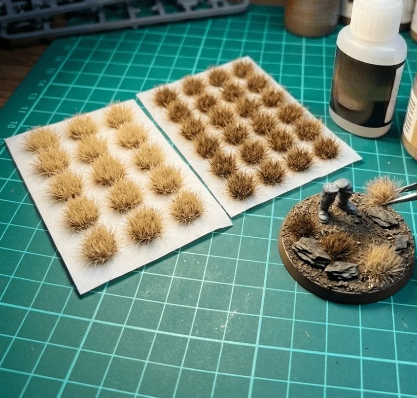 15 mechones de hierba estática mixtos, mechones de hierba en miniatura autoadhesivos, kit de terreno con mechones de hierba para modelismo, para dioramas y maquetas de ferromodelismo