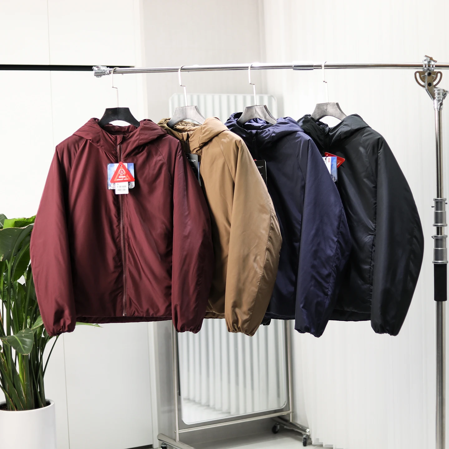 

Ультратонкая утепленная мужская зимняя спортивная куртка с капюшоном, ветрозащитная, водоотталкивающая, из хлопка, приталенного кроя