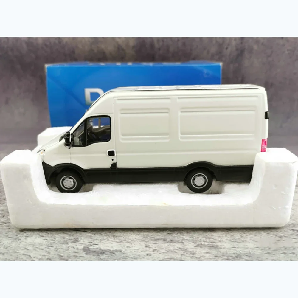 Die-cast 1:43 Scale DAILY Commercial Van Alloy Car Simulation Model Fan Hobby Gift Boy Toy Collection Display Transporter