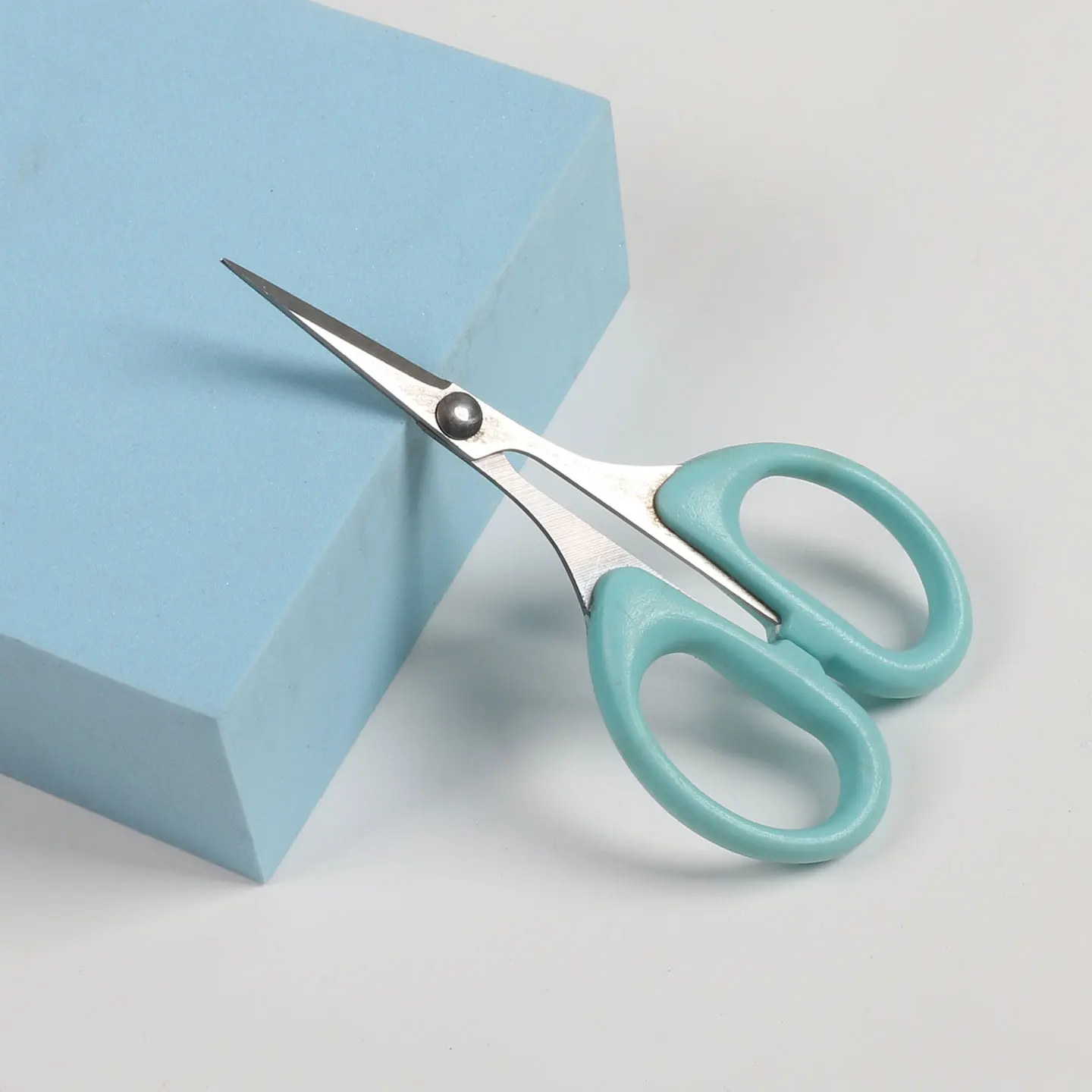 Angled Curved Scissors Embroidery Cutting Head Up Scissor Fabrics for Sewing Clothes Cross Stitch Thread Cutter Sew Accessories