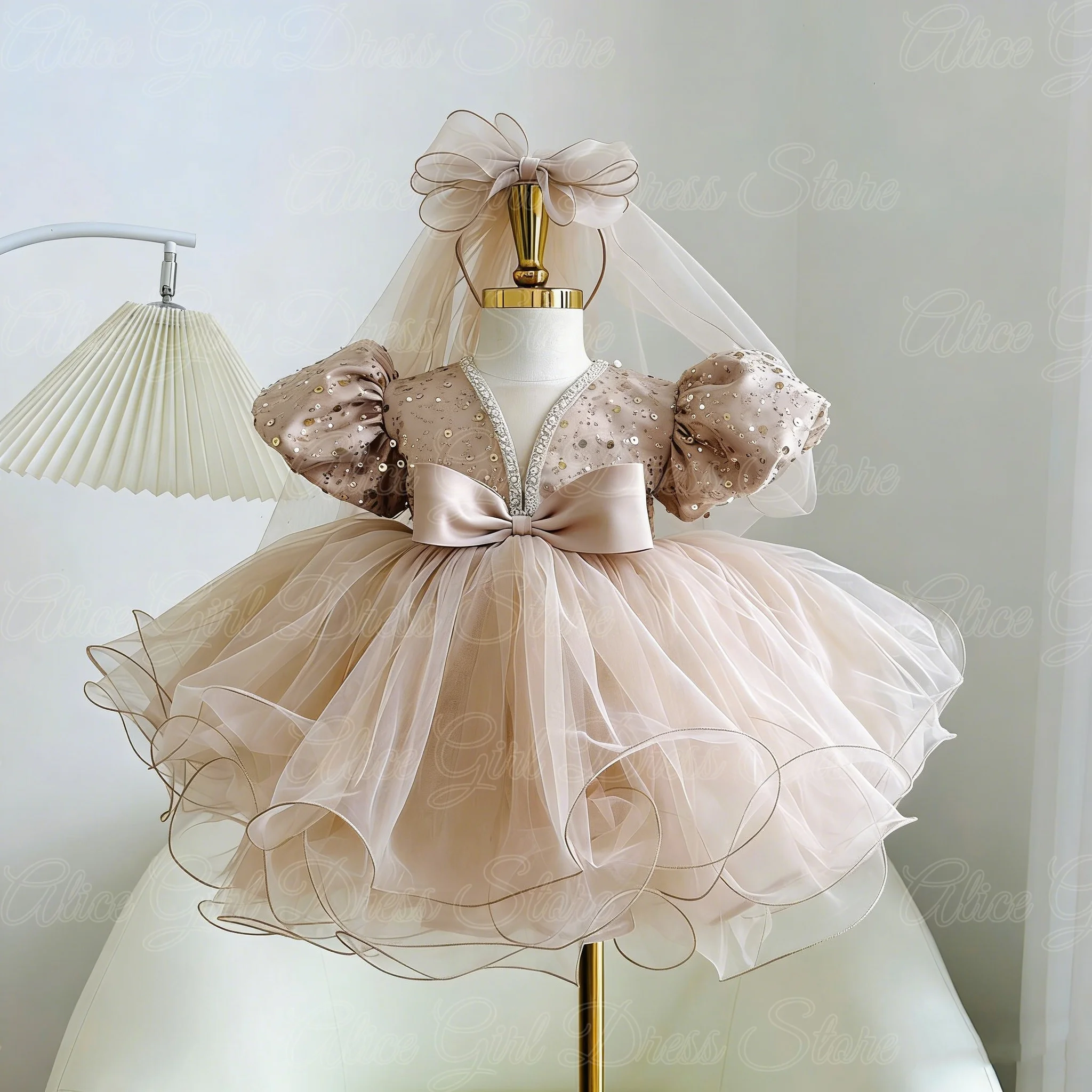 abiti-da-damigella-personalizzati-con-paillettes-champagne-fiocchi-e-balze-per-matrimoni-prima-comunione-e-feste-di-compleanno-per-bambine