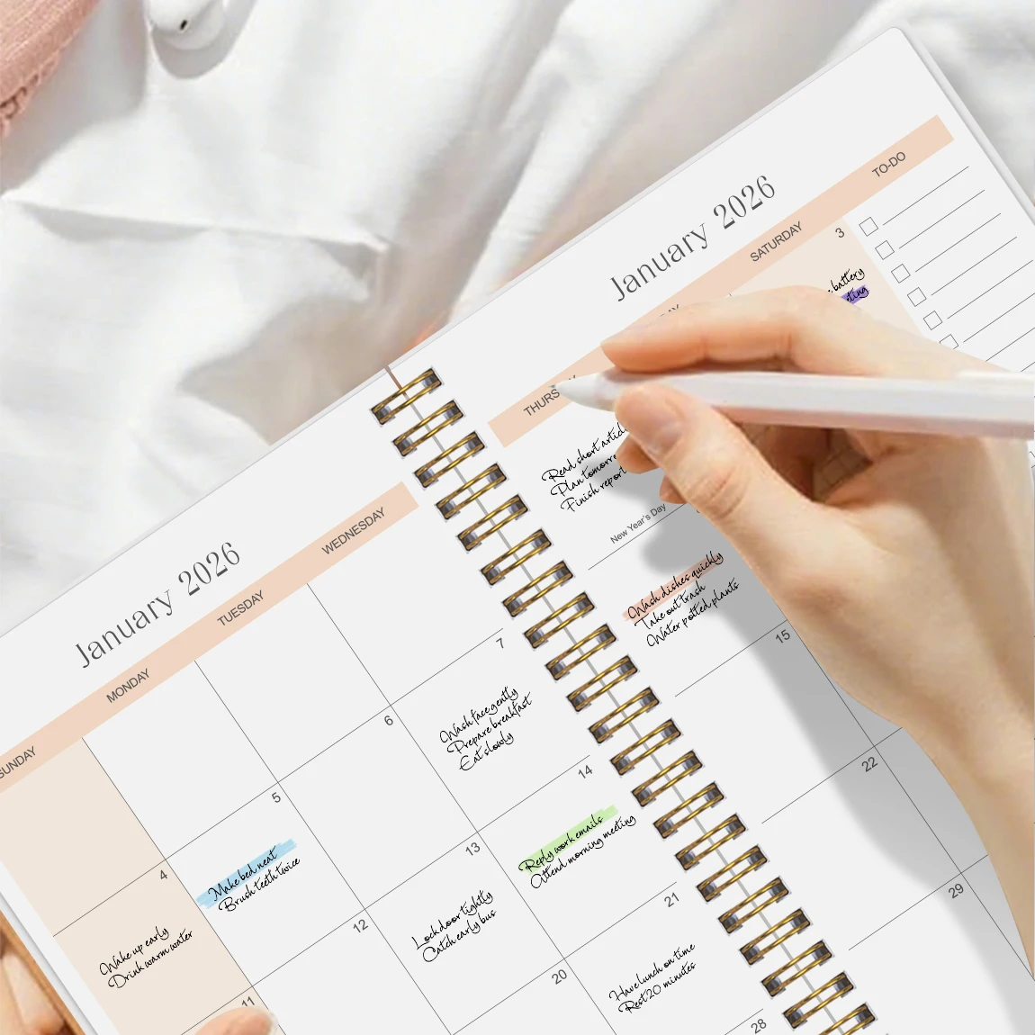 مخطط شهري A5 لعام 2026، غطاء أرجواني بسيط، جدول أعمال أكاديمي مع ملاحظات وقائمة للقيام، مثالي للإنتاجية وإدارة الوقت