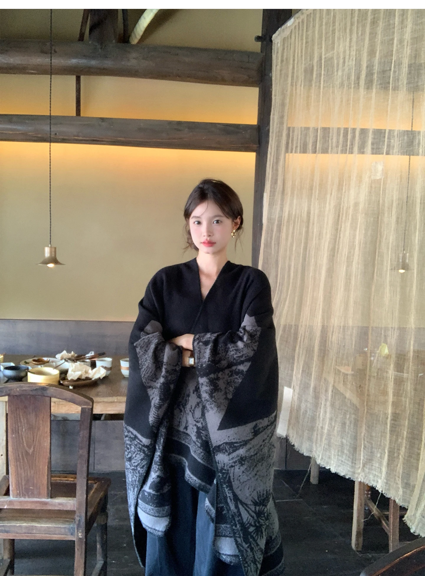 

2026 Autumn Winter New Street Geometric Lattice Flower Pattern Imitation Cashmere Warm Shawl Cloak Women Poncho Capes