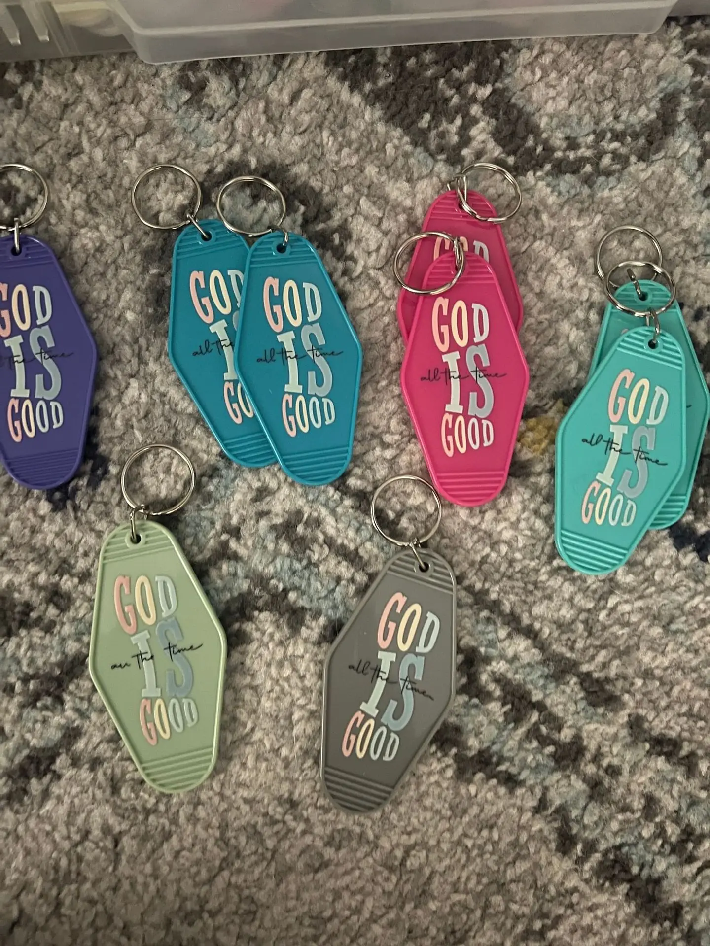 Wholesale Waterproof Motel Key Keychain Hallowen UV DTF Cup Wrap Cold Transfer Hotel Key Chains Design