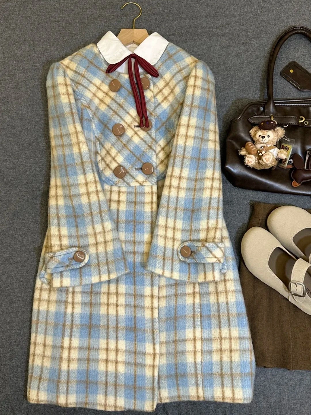 

Синие длинные пальто в клетку в британском студенческом стиле, зима 2025, женская мода, повседневный воротник, двубортные пуговицы, длинные шерстяные модные