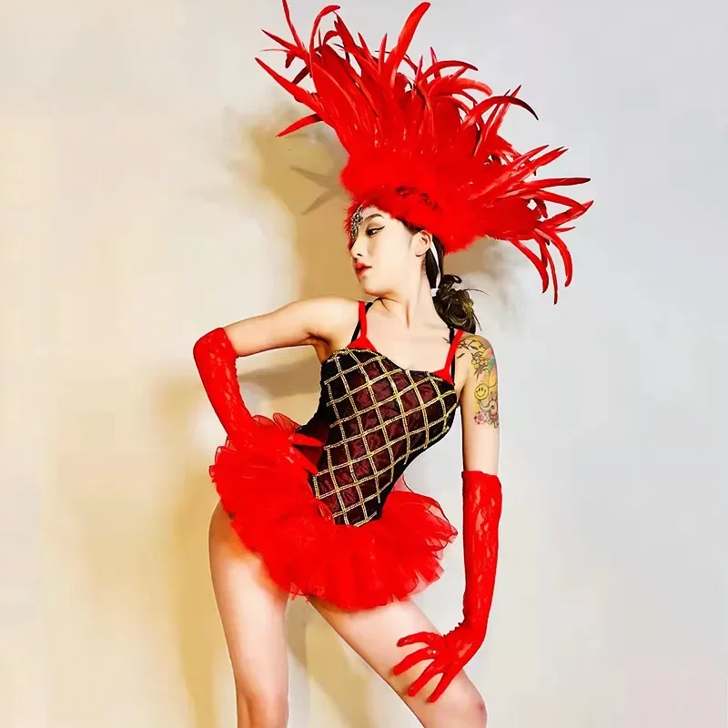 

Вечеринка в ночном клубе DJ танцор сексуальный танцевальный костюм головной убор с красными перьями боди с кристаллами мини-платье барное шоу сценическая одежда