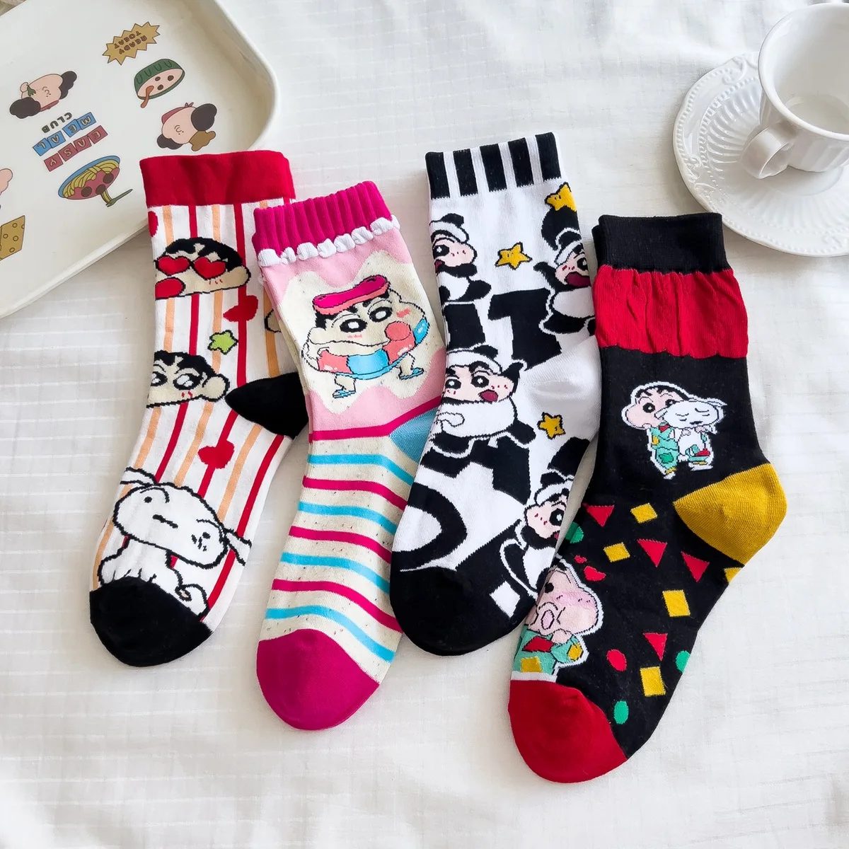 4 Pairs Adult Crayon Shin-chan Socks Fall Winter Combed Cotton Socks Women's Warm Mid-calf Socks Gifts Average Size 18-40 Years