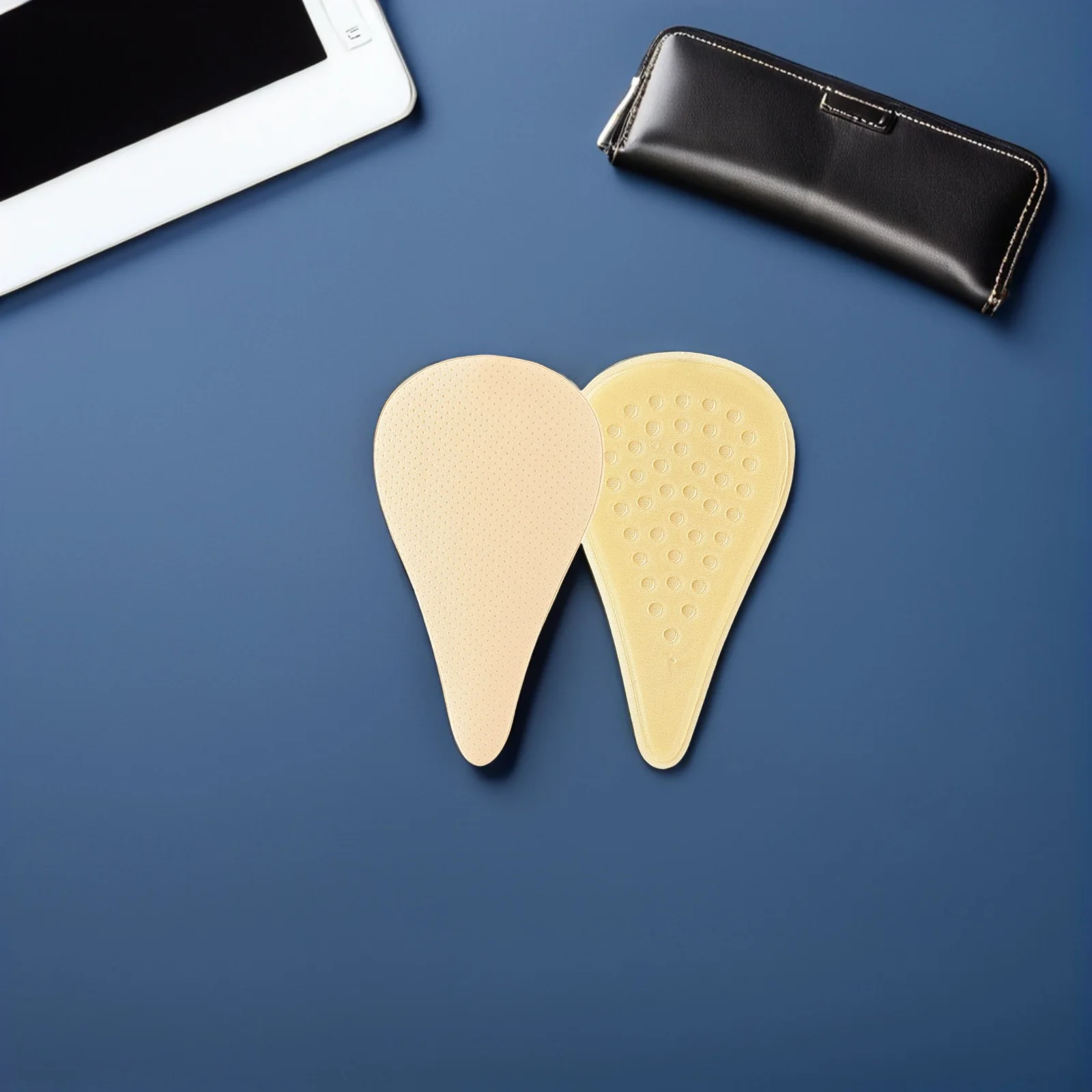 

2Pcs Female Silicone Privacy Pad Invisible Adhesive Camel Cover Reusable Waterproof Swim Private Pads Yoga Pants Bikini