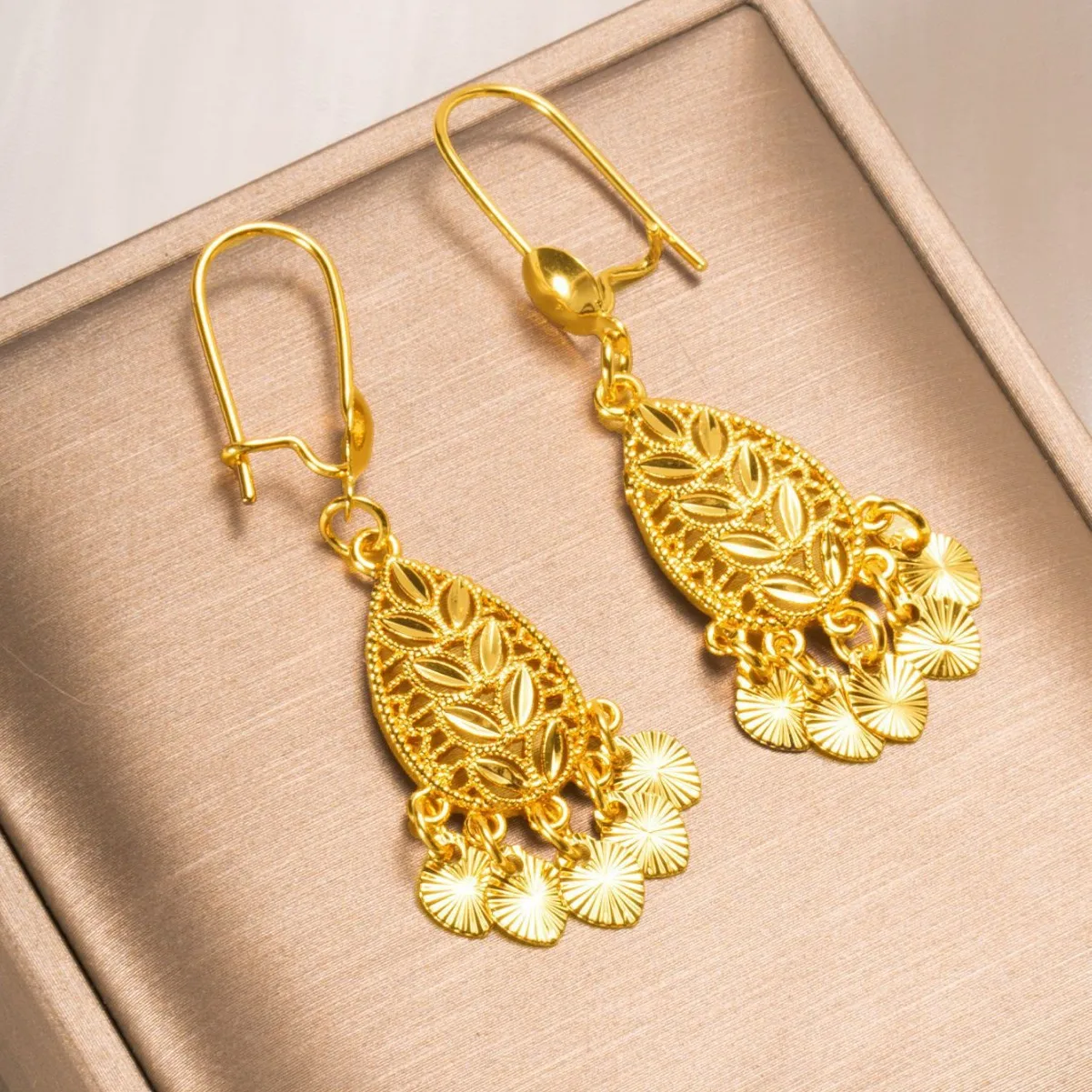 Huixing, Middle East Dubai Cross-border Jewelry Bohemian Leaf Tassel Earrings Premium Copper Gold Plated Earrings