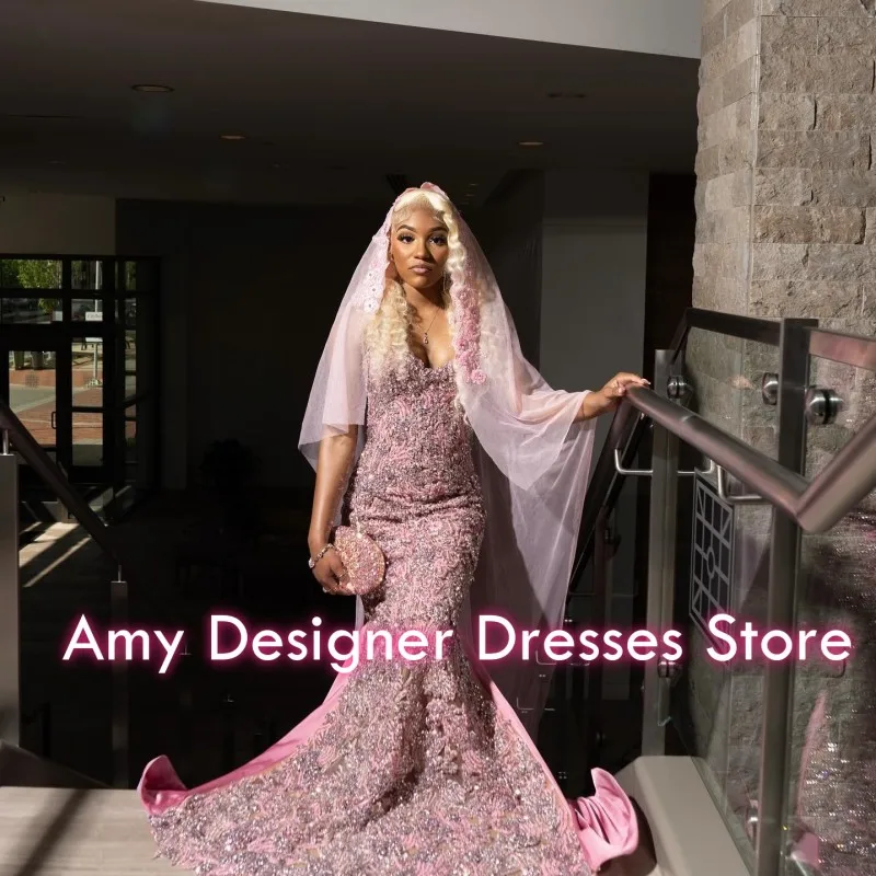 

Розовые платья для выпускного вечера с вуалью 2026 для девочек, роскошные длинные платья русалки с кристаллами и бисером, вечерние танцевальные платья в африканском стиле по индивидуальному заказу