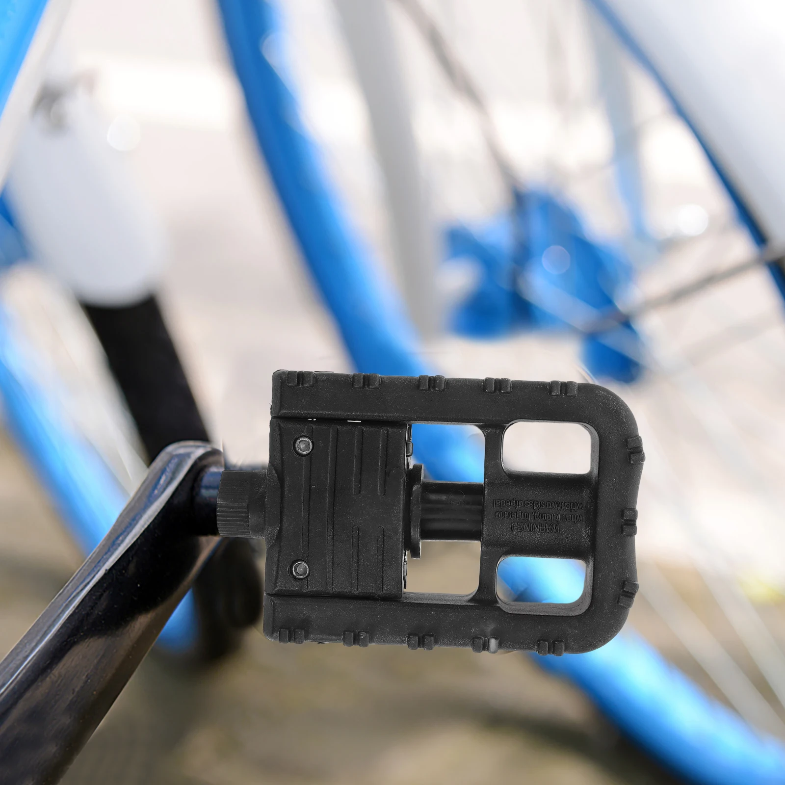 

2pcs Foot Pedal Bearings Foldable Nonslip Compatible Flat Pedals for Mountain Childrens Plastic Aluminum Composite