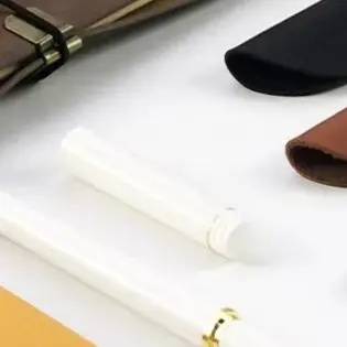 Чехол-для-ручек-из-искусственной-кожи-однотонный-износостойкий-для-школы-для-хранения-ручек-и-карандашей-защитный-чехол-для-ручек-маленький-чехол-для-ручек