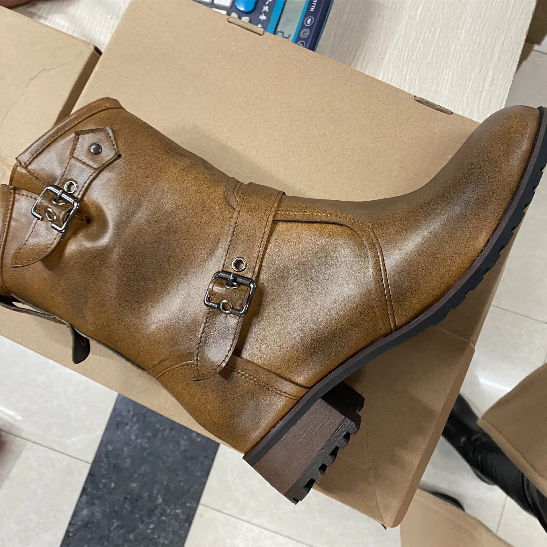 Men's Distressed Leather Buckle Moto Boots Vintage Rugged Mid-Calf Motorcycle Boots Fashion Casual Boots for Autumn Winter Wear