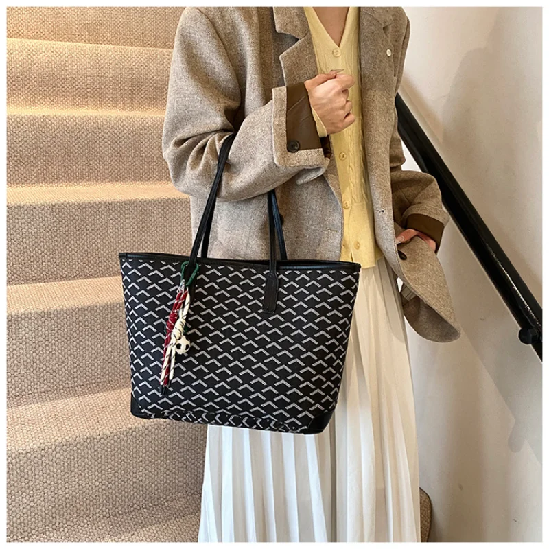 حقيبة يد فاخرة لعام 2025 للنساء، محفظة كتف واسعة تحت الإبط، حزام كروس قابل للتعديل، مناسبة للعمل #4