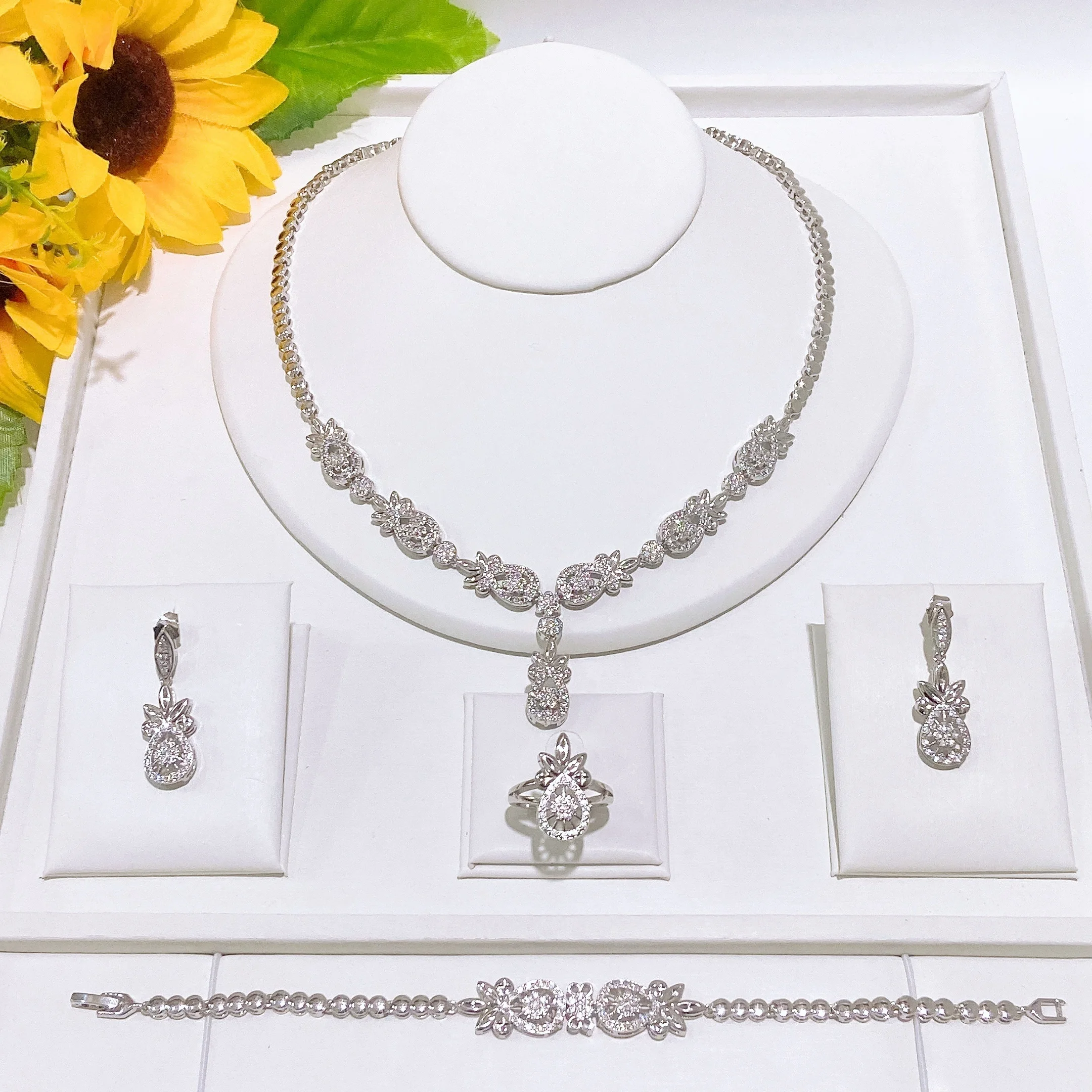 conjunto-de-joyeria-con-cuentas-de-tres-colores-moderno-y-de-alta-calidad-regalo-popular-para-el-dia-de-san-valentin