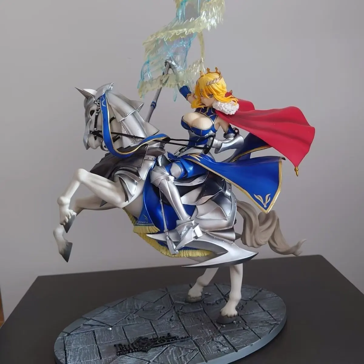 Sabre figura destino/grande pedido anime estatueta altria pendragon figura de ação pvc legal meninas modelo bonito decoração mesa crianças presentes