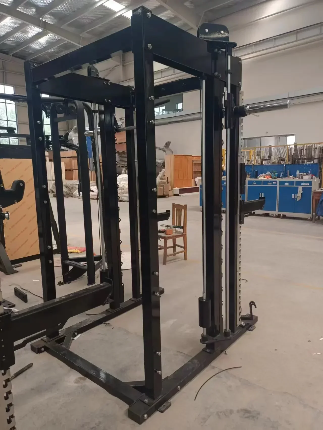 معدات اللياقة البدنية آلة سميث الداخلية متعددة الوظائف الموحد مقاعد البدلاء الصحافة رف رفع الأثقال الحديد سميث القرفصاء آلة