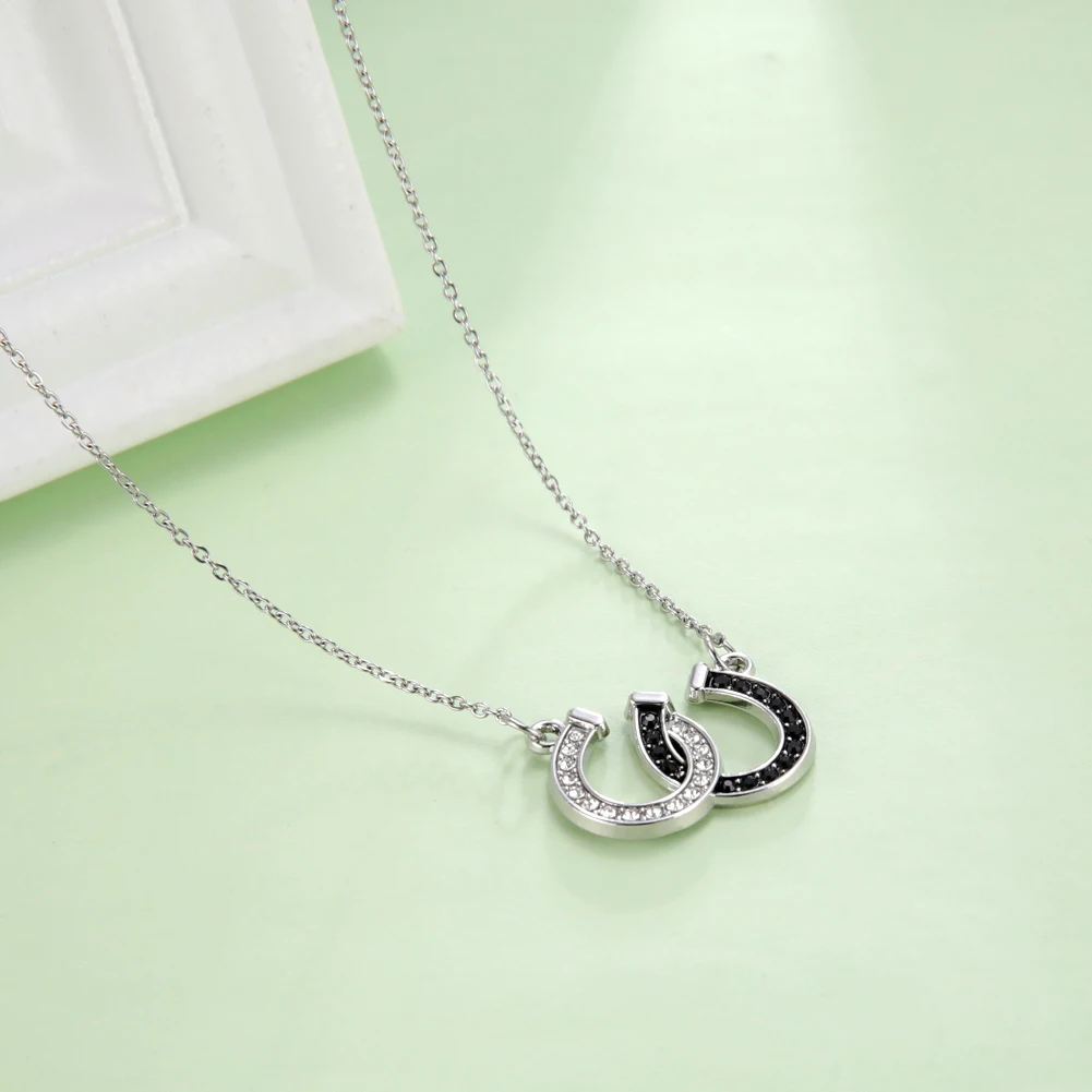 Kkjoy Reizende Doppel-Hufeisen-Halskette mit Kristall-Hufeisen-Anhänger für Damen, Glücksbringer-Schmuck mit Strasssteinen – Detail 6