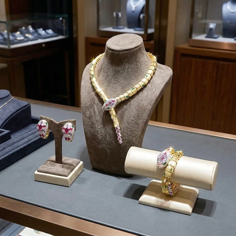 

Европейские и американские серьги, браслеты, ожерелья с цветными кубическими циркониями, крупные украшения в виде змеи, позолоченные, наборы для вечеринок