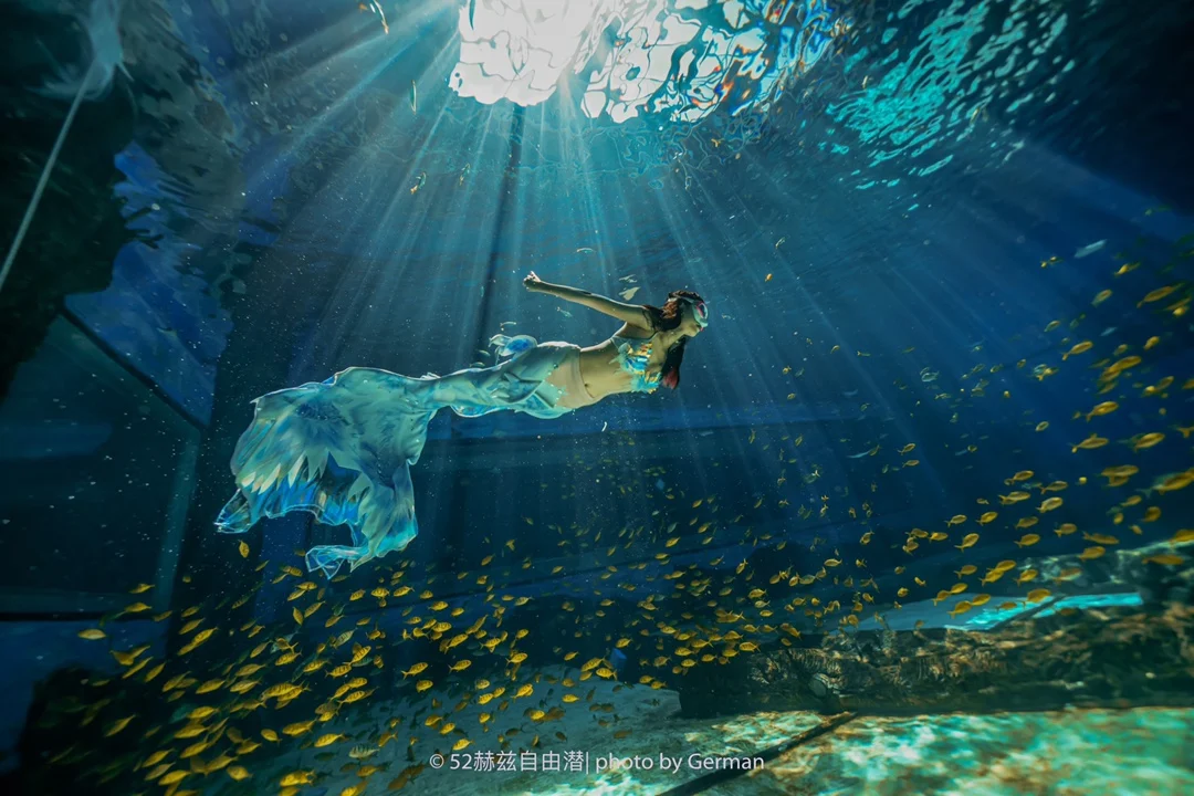 手作りラインストーンタッセルペンダント水族館パフォーマンスブラジャーダイビングマーメイド水着マーメイドスパンコールコルセット