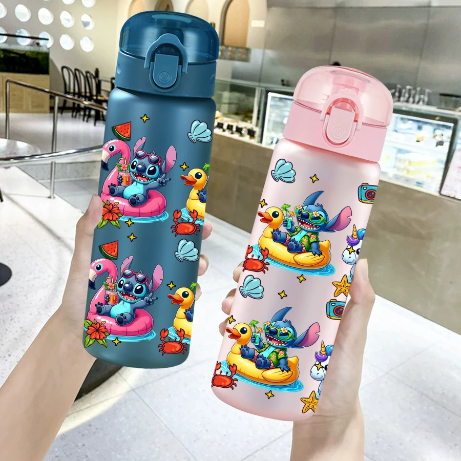 Botella de agua de plástico con diseño de pato de Disney Stitch, 26oz, taza de agua para deportes al aire libre, regalo de cumpleaños/retro a la escuela, 1 ud.