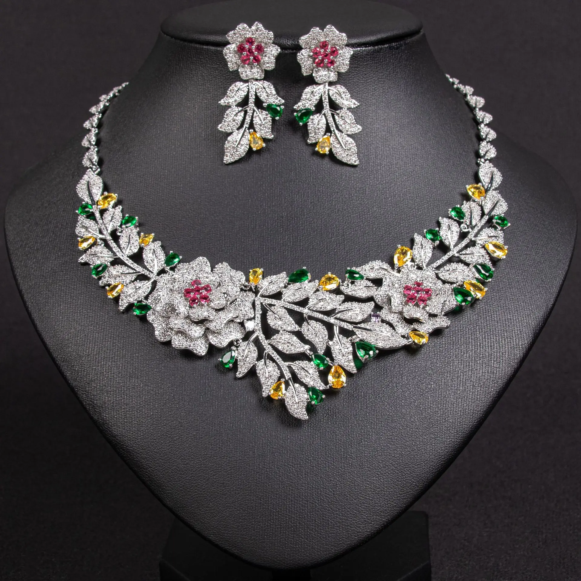 

Retro Necklace and Earrings Set - Women's Two-Piece Set - Leaves and Flowers - Wedding Accessories for The Bride