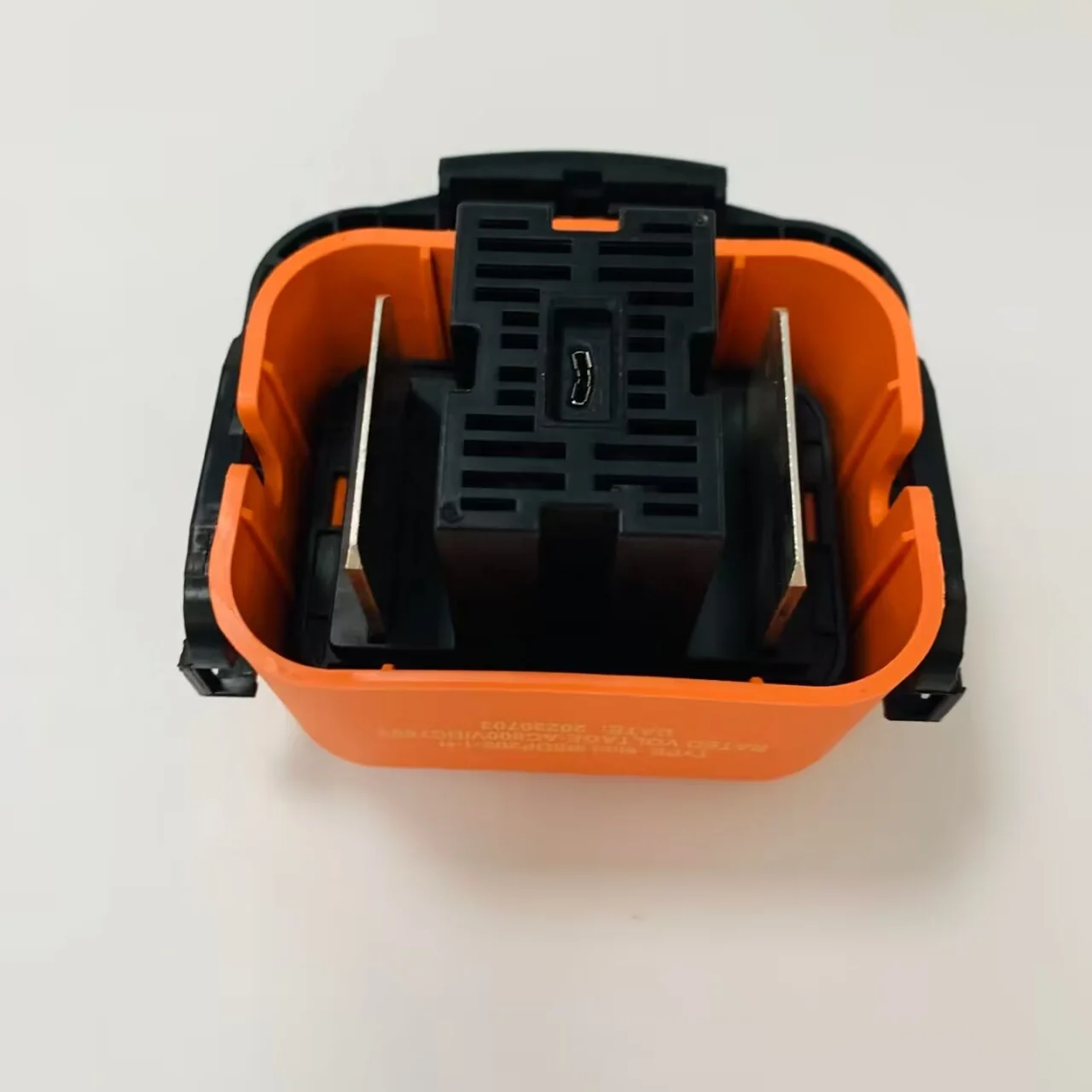 PDU MSD Plug With Fuse Receptacle Manual Service Disconnect Connector