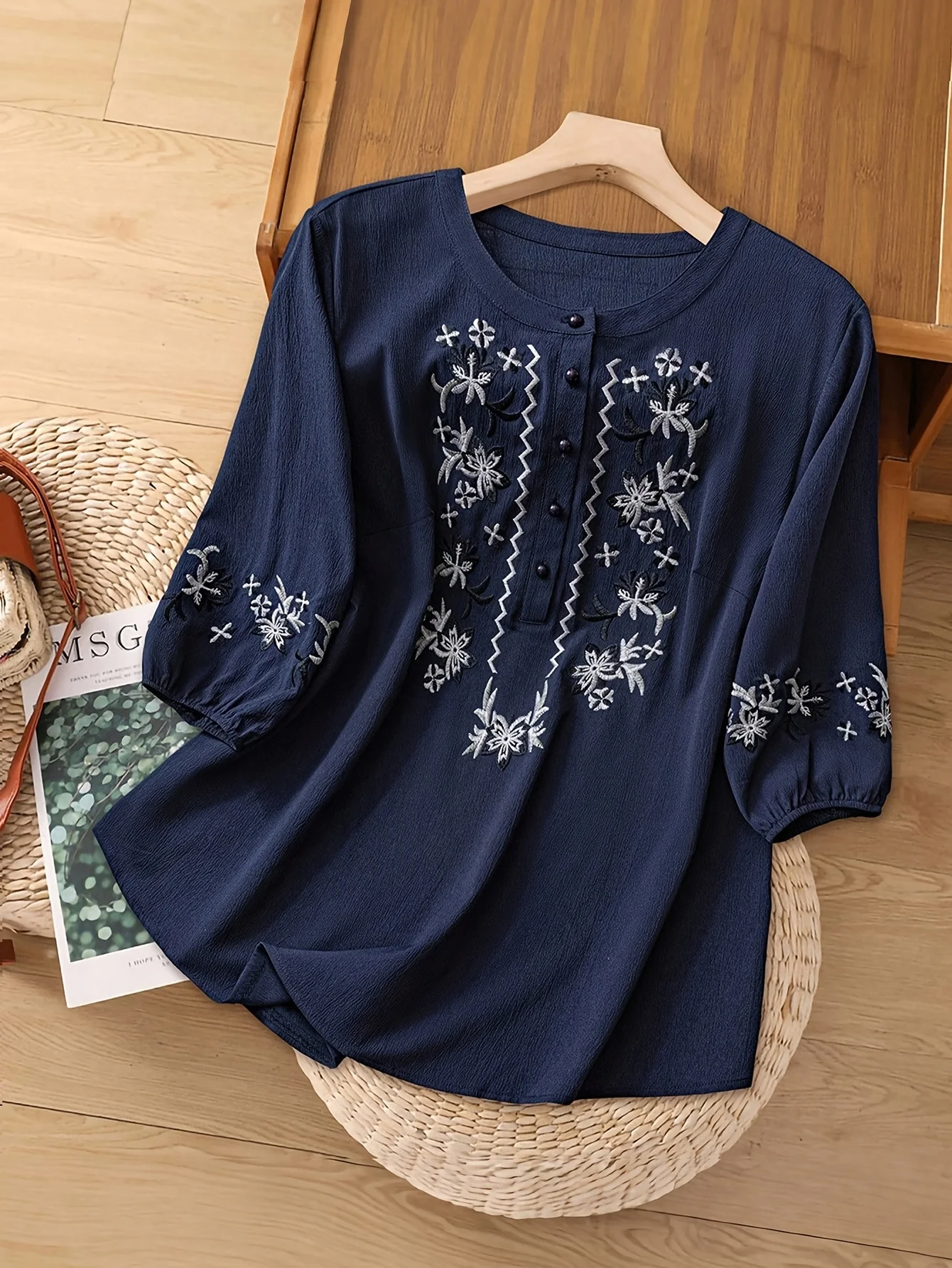 Plus size women's ethnic style embroidered shirt